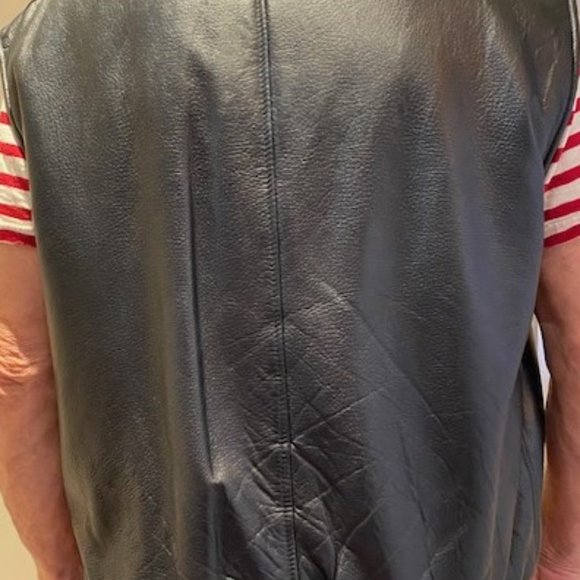 JUST REDUCED! MEN'S HOLT RENFREW QUALITY BLACK LEATHER VEST, SIZE 44 - Picture 3 of 3
